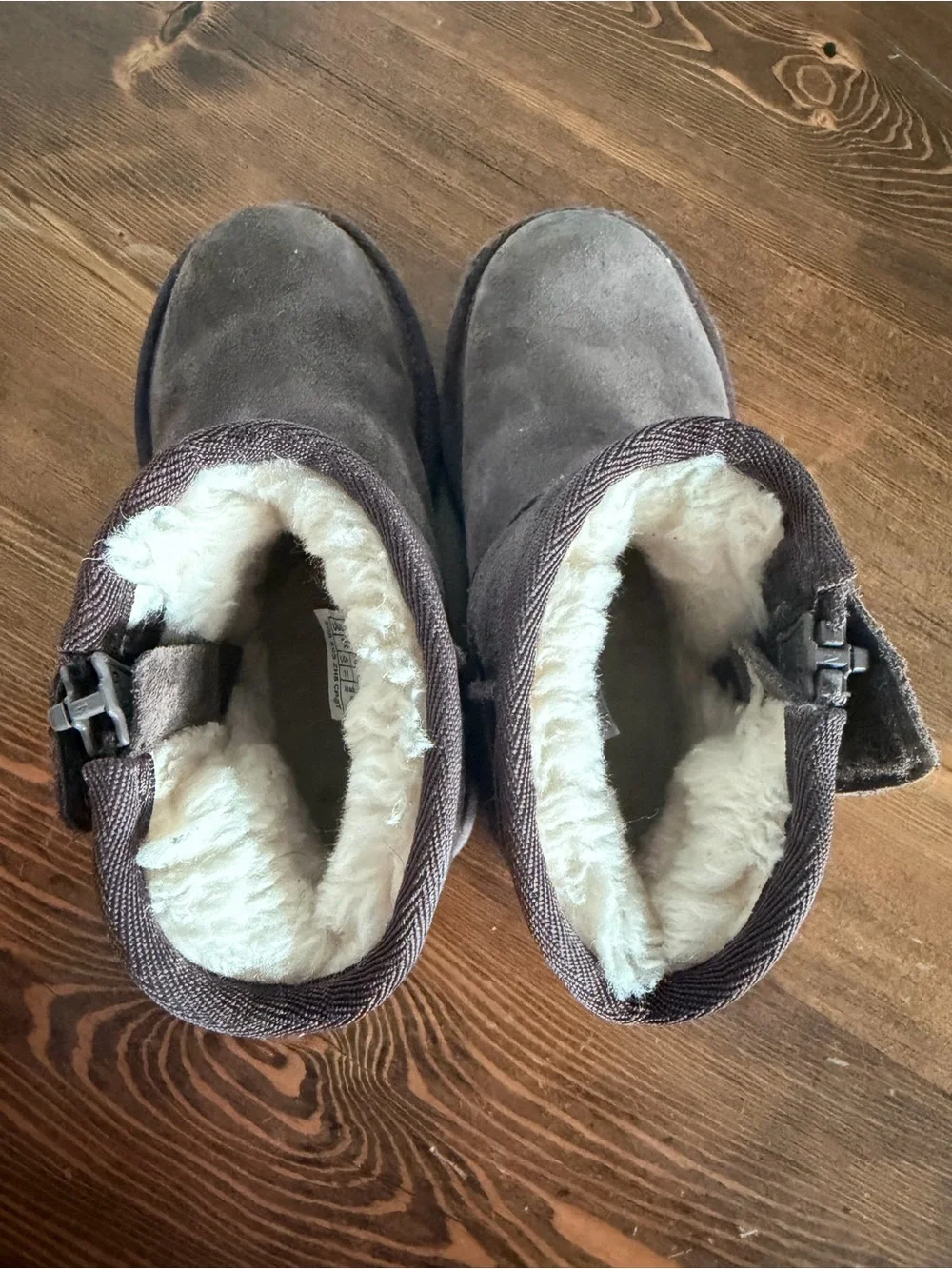 UGG easy pull look